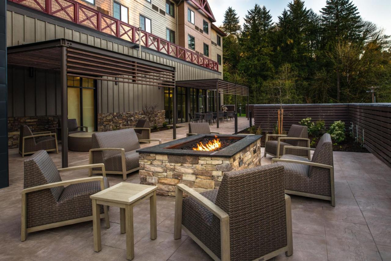 Courtyard By Marriott Olympia Hotel Bagian luar foto