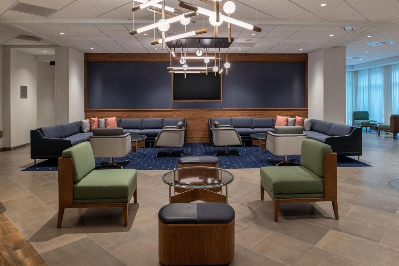 Courtyard By Marriott Olympia Hotel Bagian luar foto