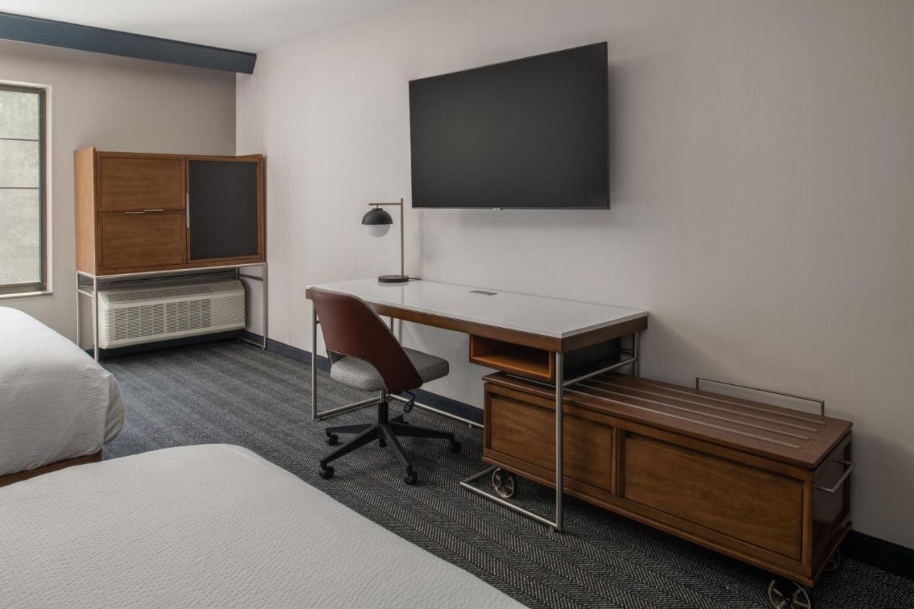 Courtyard By Marriott Olympia Hotel Bagian luar foto